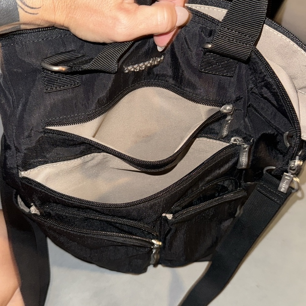 Baggallini Black MeBag - Picture 5 of 8